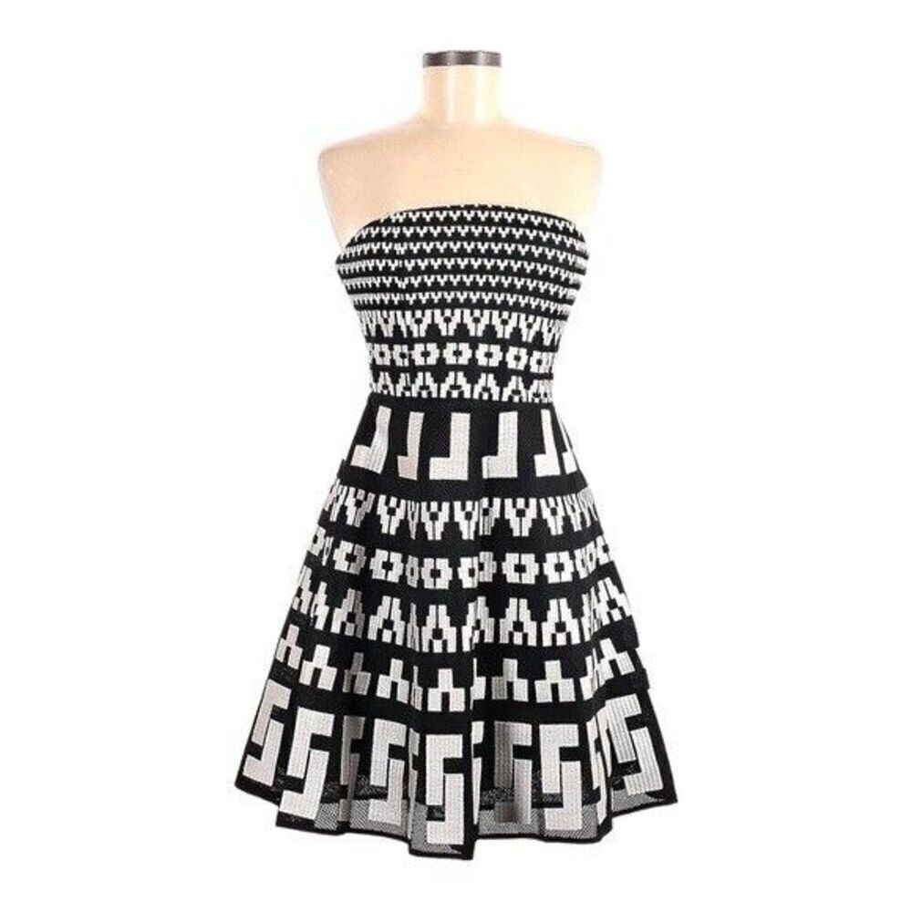 Elliatt Escape Dress Strapless Fit Flare Geometric Mesh Mini Black White NWT M